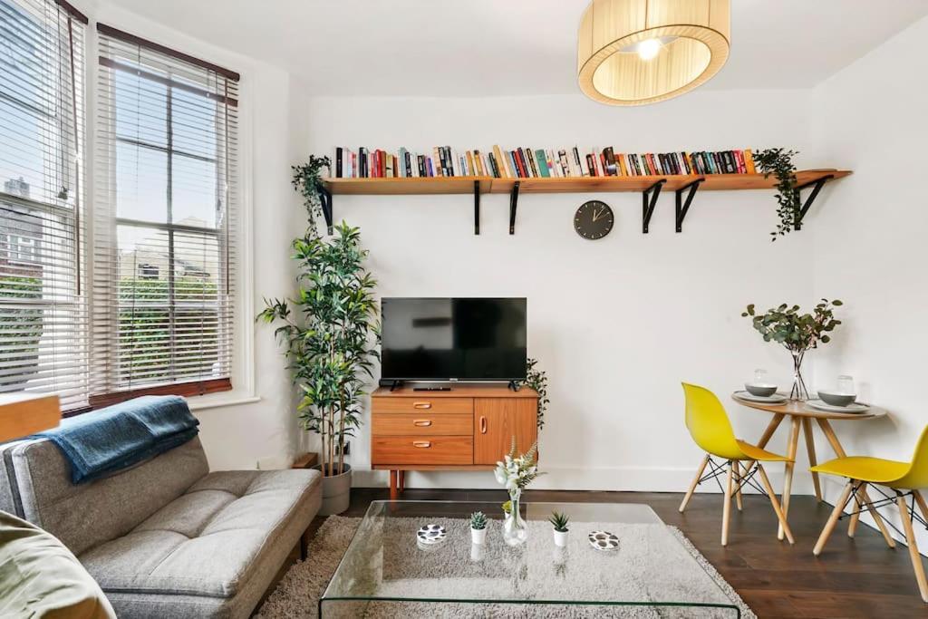 2 Bed Garden Flat Leyton Village ロンドン エクステリア 写真