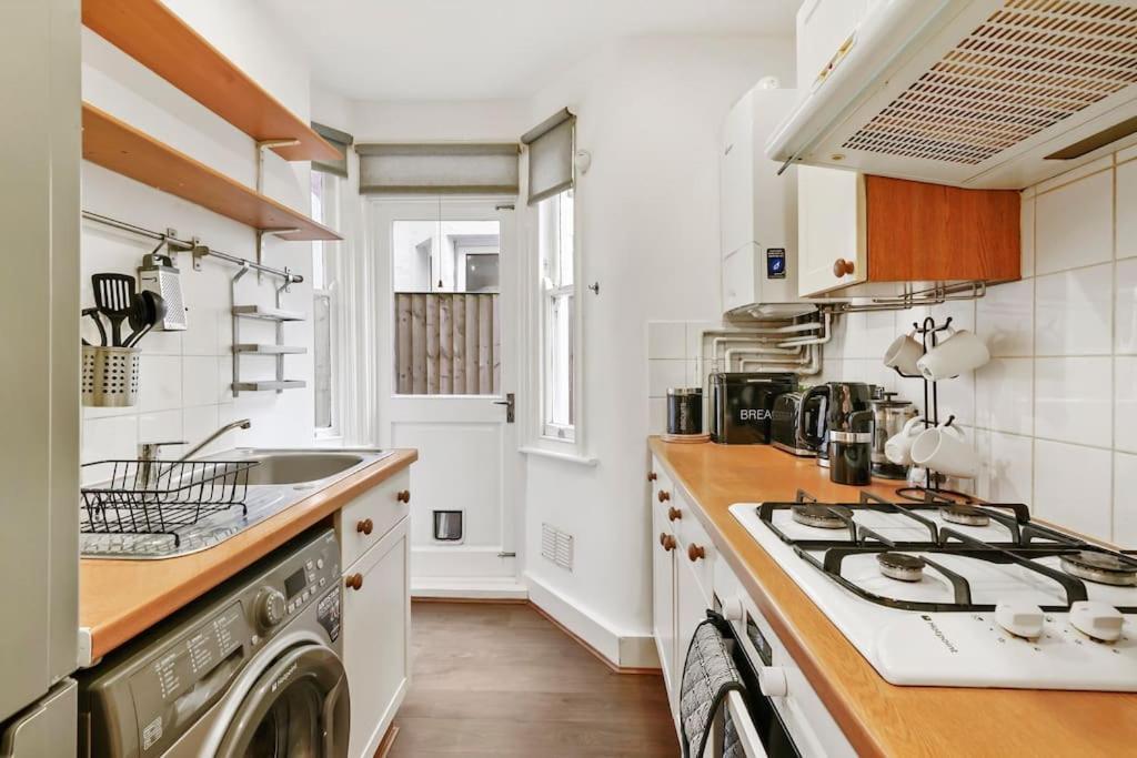 2 Bed Garden Flat Leyton Village ロンドン エクステリア 写真