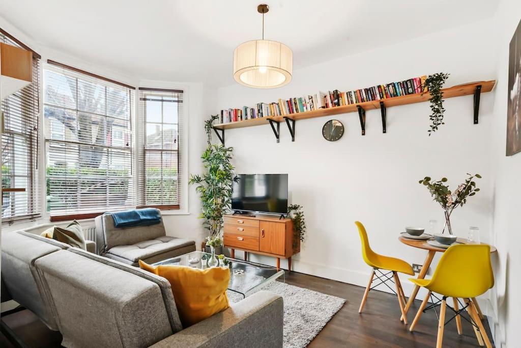 2 Bed Garden Flat Leyton Village ロンドン エクステリア 写真